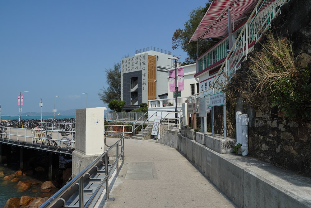 Yung Shue Wan Main Street photo2