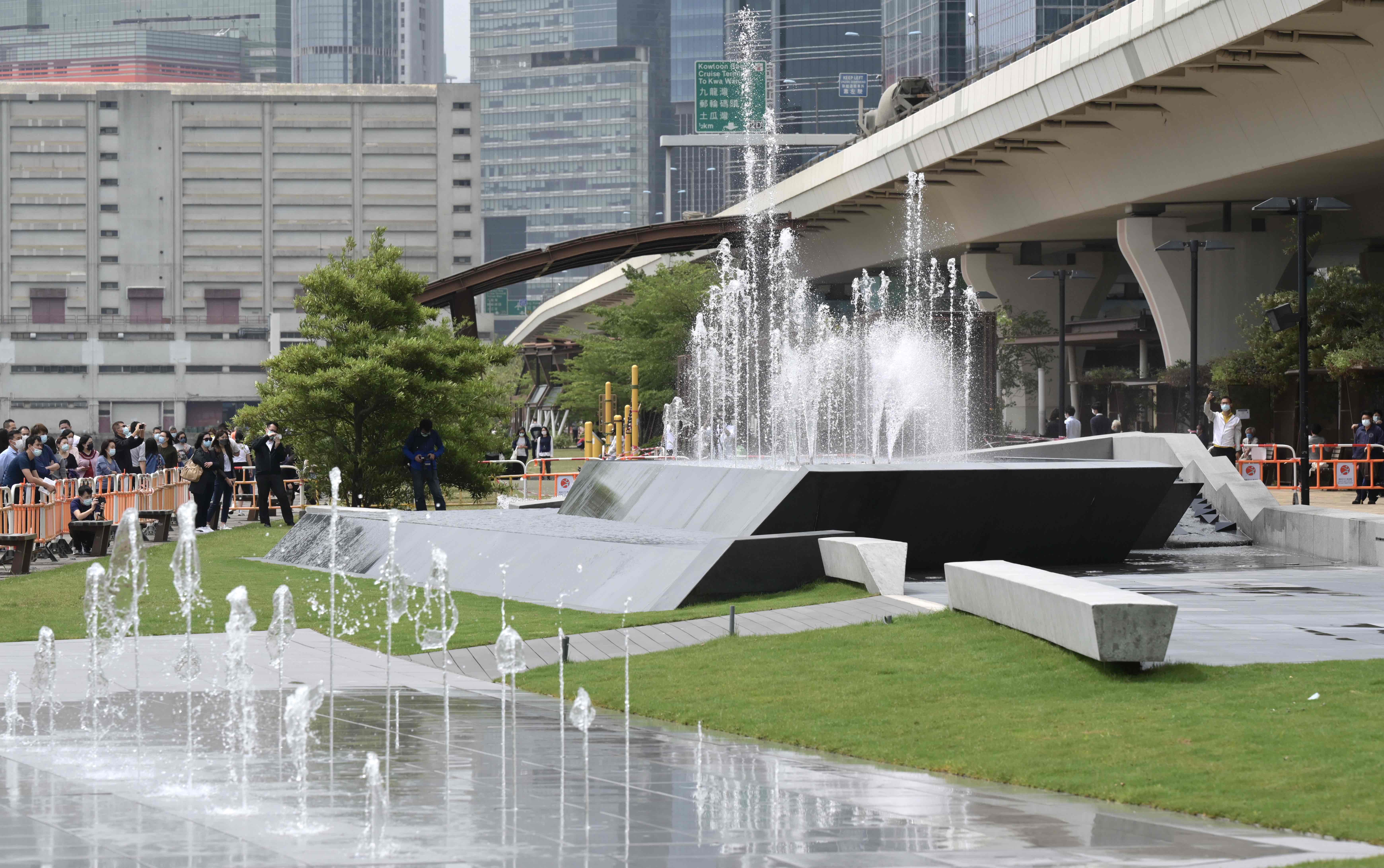 Kwun Tong Promenade and Music Fountains photo7