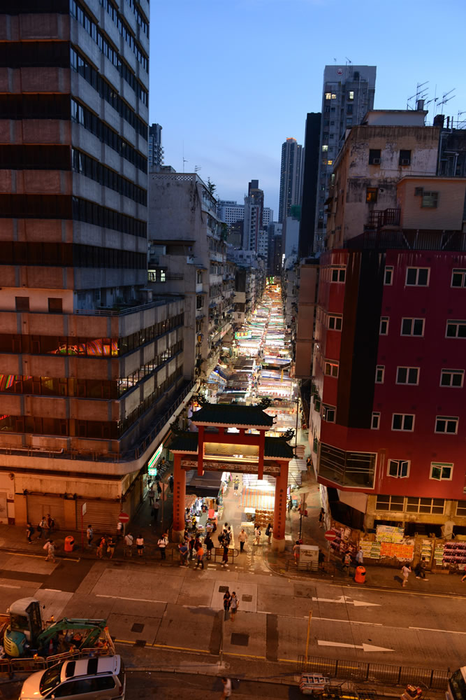 Temple Street Night Market photo2